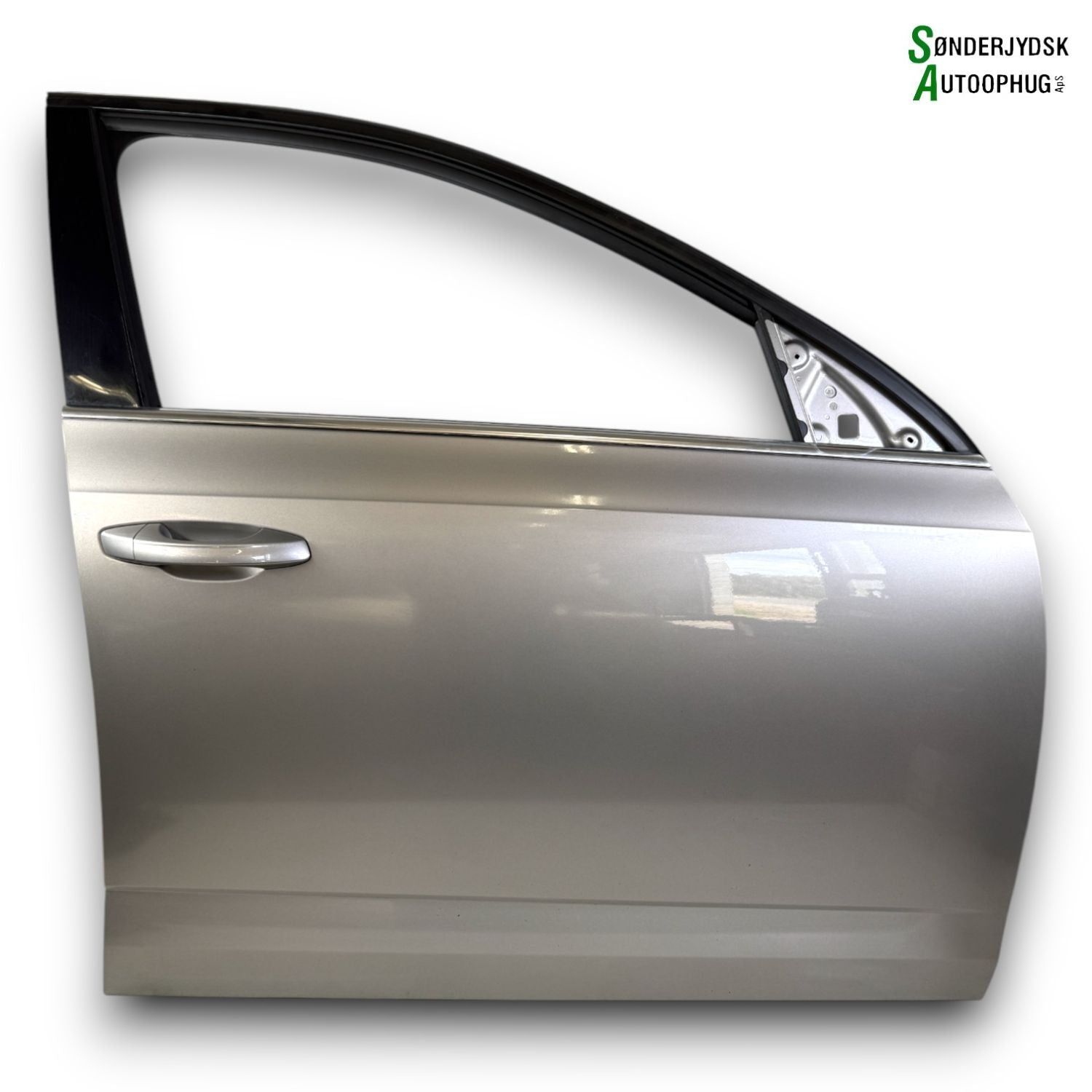 Skoda Octavia Fordør H Med OEM Nr. 5E0831056A Fra Skoda Ophugger