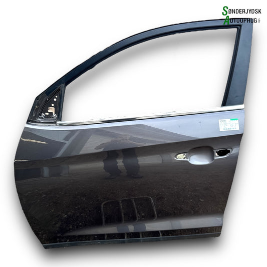 Hyundai Tucson Fordør V Med OEM Nr. 82210D3011 Fra Hyundai Ophugger