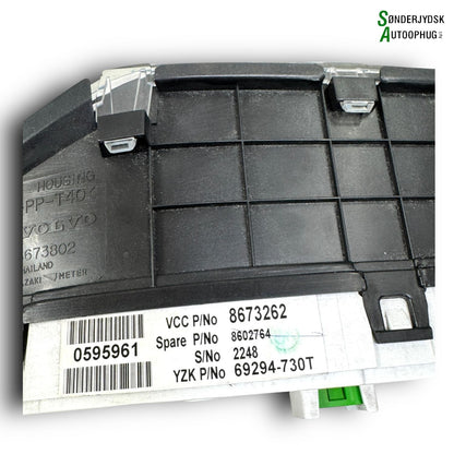 Volvo V70 Speedometer - Instrument Med OEM Nr. 8673262 Fra Volvo Ophugger