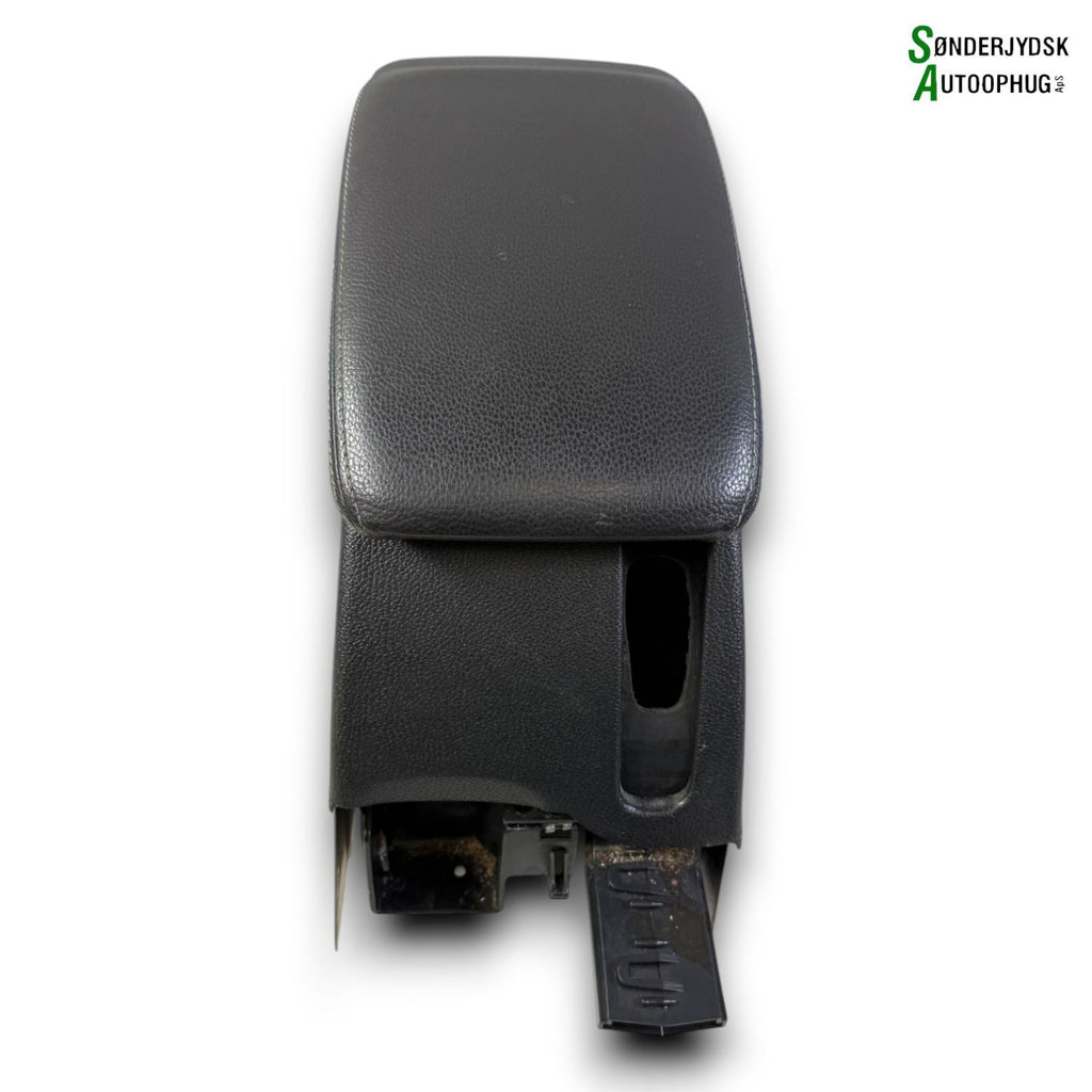 VW Scirocco III I3 Armlæn Med OEM Nr. 1K0864207EYHY Fra VW Ophugger
