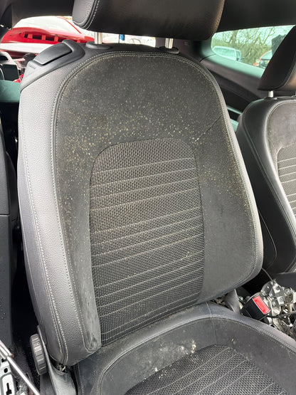 VW Scirocco III I3 Forsæde - Forstol Med OEM Nr. 1K8881806AMYCB Fra VW Ophugger