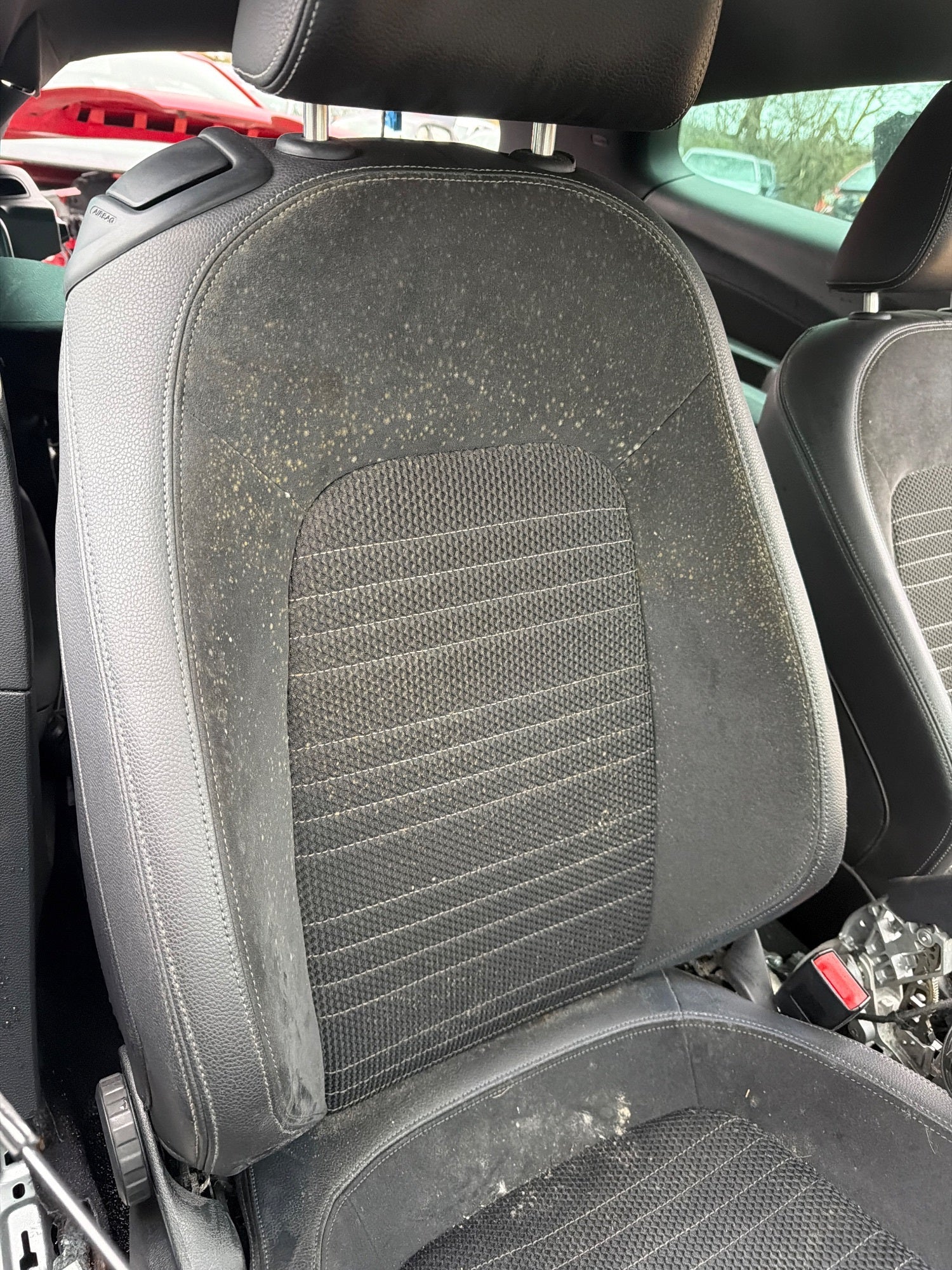 VW Scirocco III I3 Forsæde - Forstol Med OEM Nr. 1K8881901AB Fra VW Ophugger