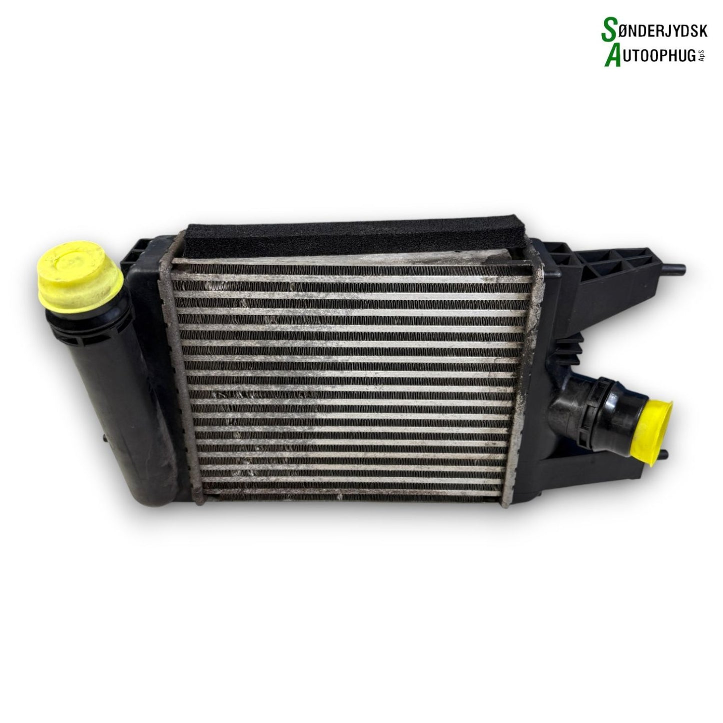 Nissan Juke Køler Intercooler Med OEM Nr. 144613ZU0B Fra Nissan Ophugger