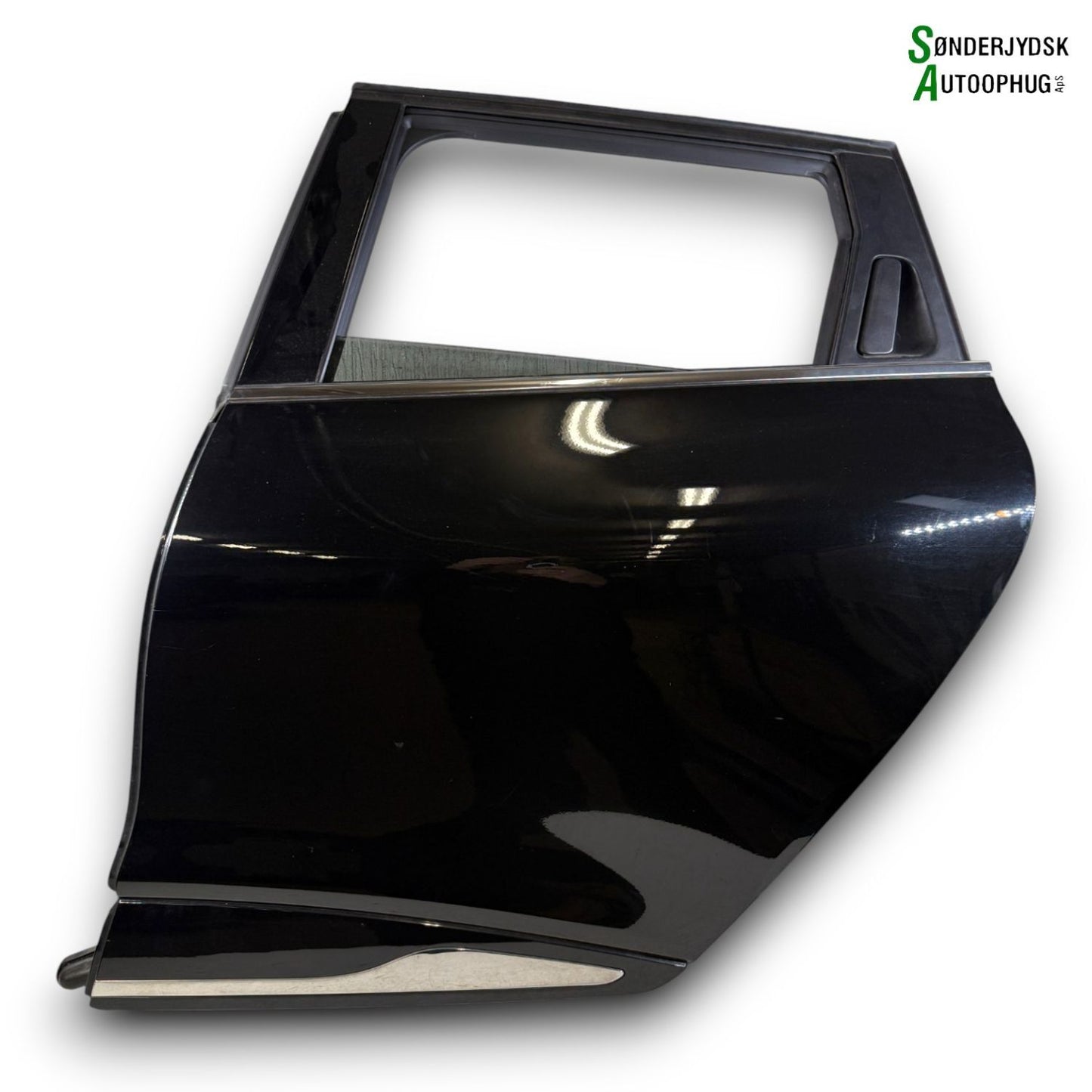 Renault Clio 4 Bagdør V Med OEM Nr. 821016403R Fra Renault Ophugger