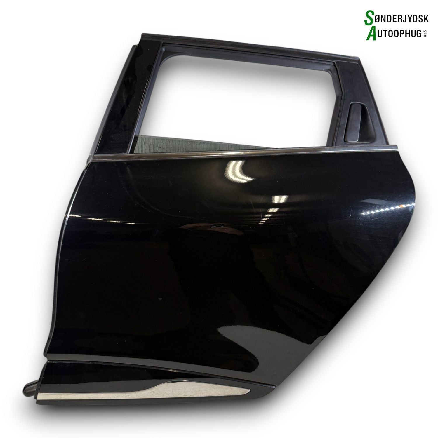 Renault Clio 4 Bagdør V Med OEM Nr. 821016403R Fra Renault Ophugger