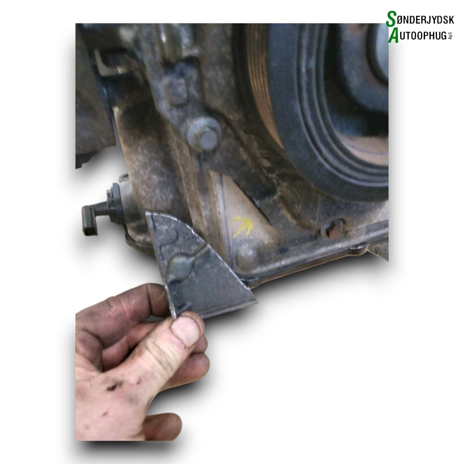 Renault Clio 4 Motor Med OEM Nr. H4BT408 Fra Renault Ophugger