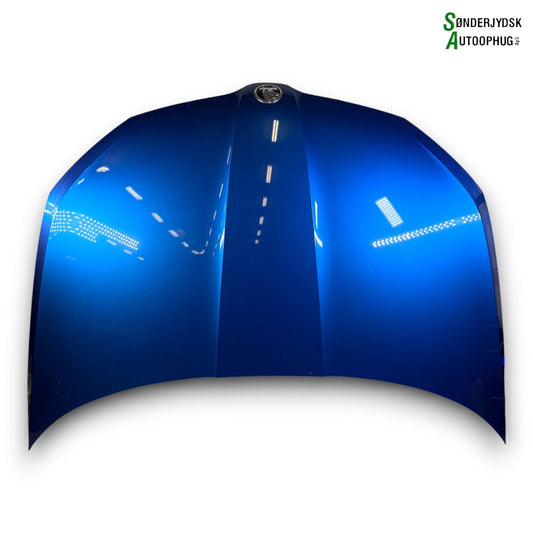 Skoda Fabia Fronthjelm Med OEM Nr. 6V0823031F Fra Skoda Ophugger