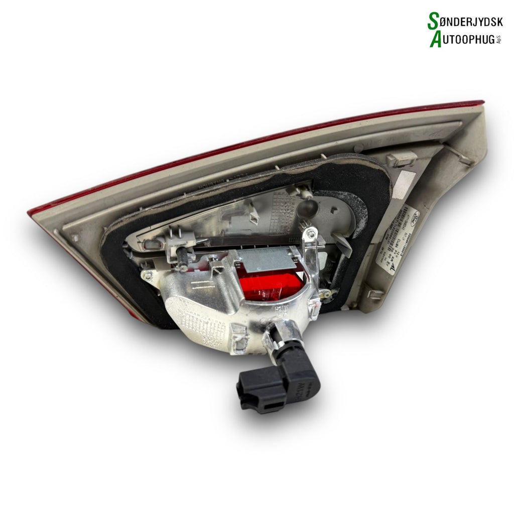 Ford B-Max Baglygte Med OEM Nr. AV1113A603AG Fra Ford Ophugger
