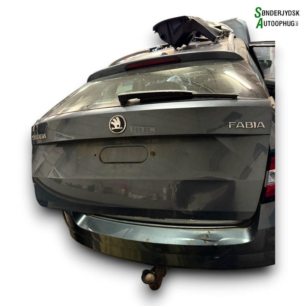 Skoda Fabia Bagklap Med OEM Nr. 6V9827025E Fra Skoda Ophugger