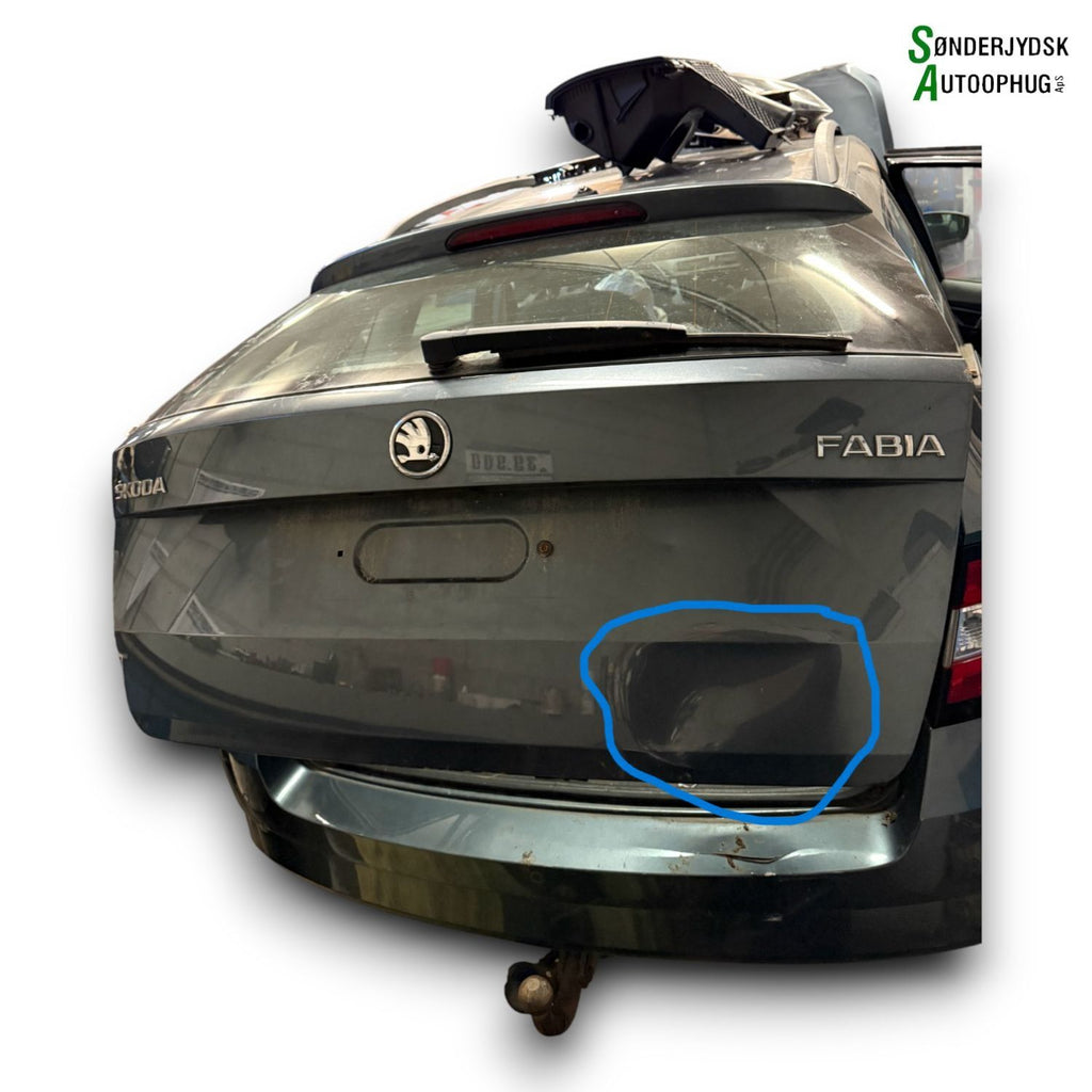 Skoda Fabia Bagklap Med OEM Nr. 6V9827025E Fra Skoda Ophugger