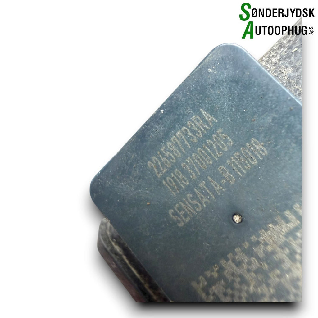 Nissan Qashqai Katalysator Med OEM Nr. 226587733R Fra Nissan Ophugger