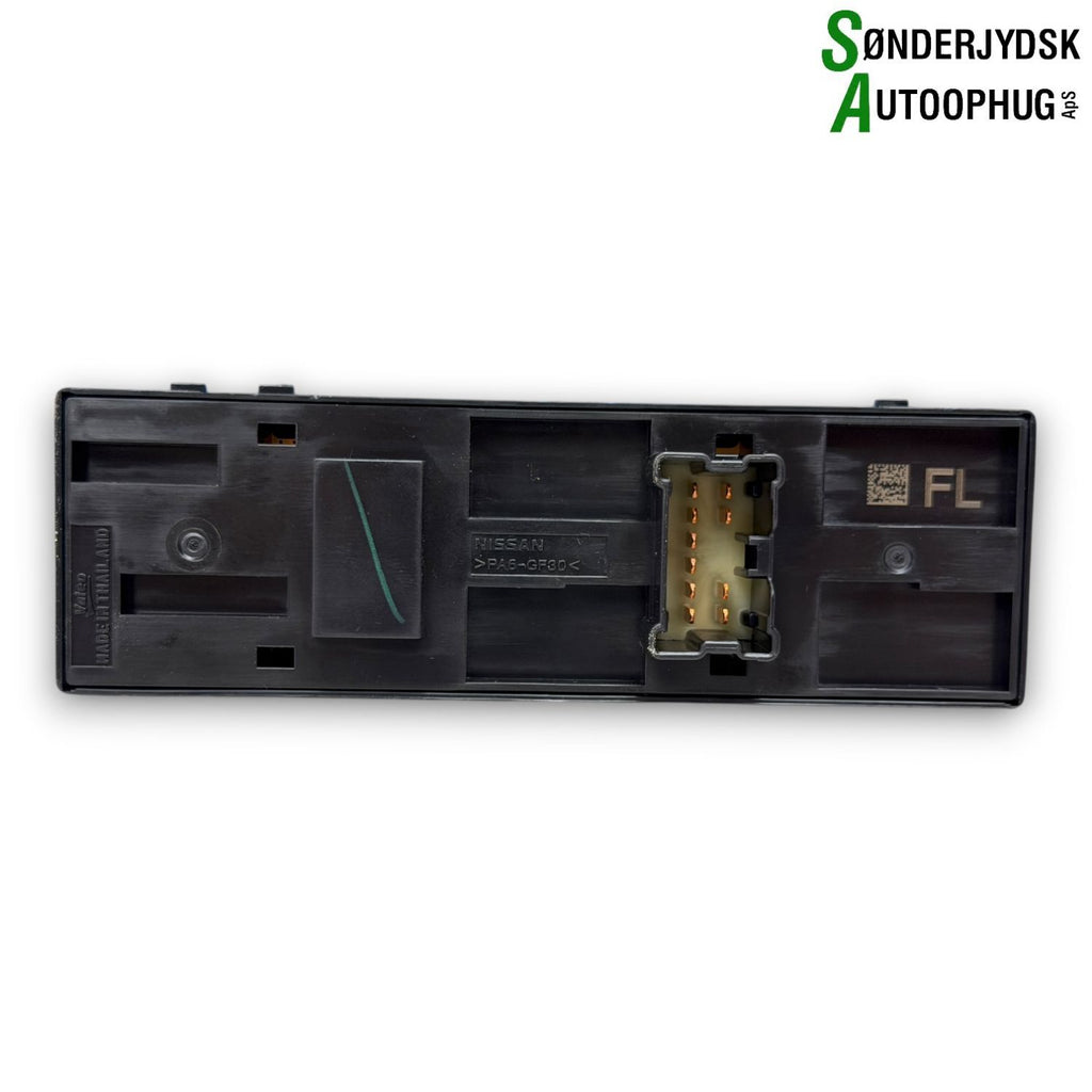 Nissan Qashqai Kontakt Rudehejs Med OEM Nr. 25401HV02B Fra Nissan Ophugger