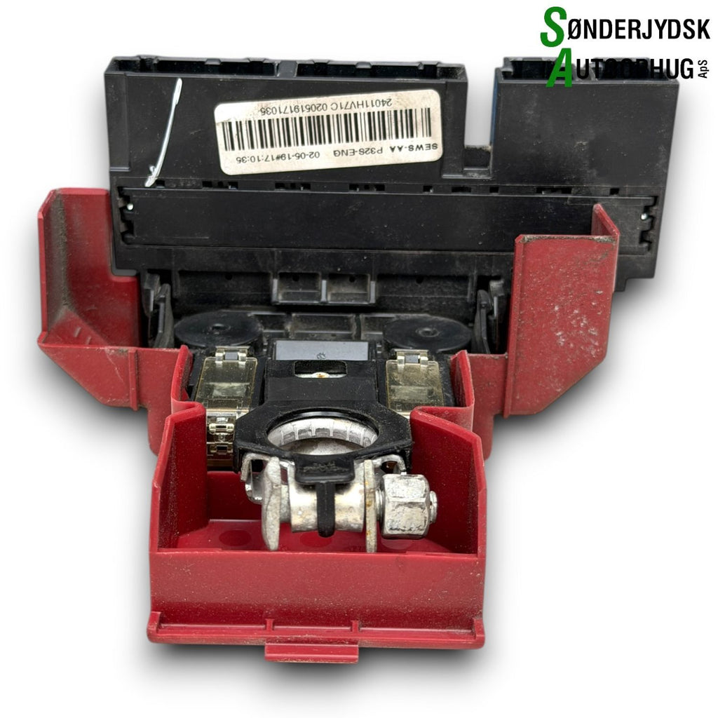 Nissan Qashqai Sikring For Driftsbatteri Med OEM Nr. 243805RB0A Fra Nissan Ophugger