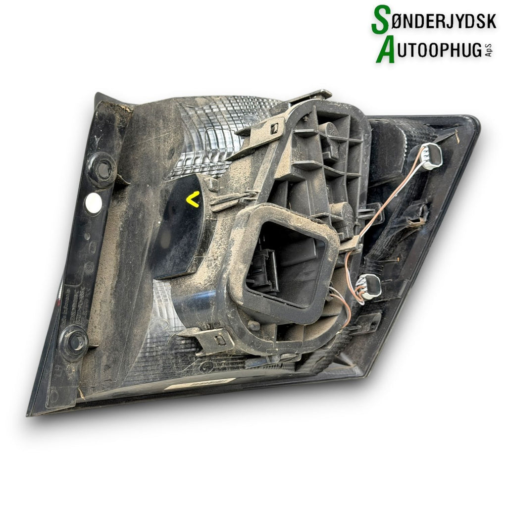 Skoda Fabia Baglygte Med OEM Nr. 6V9945111 Fra Skoda Ophugger
