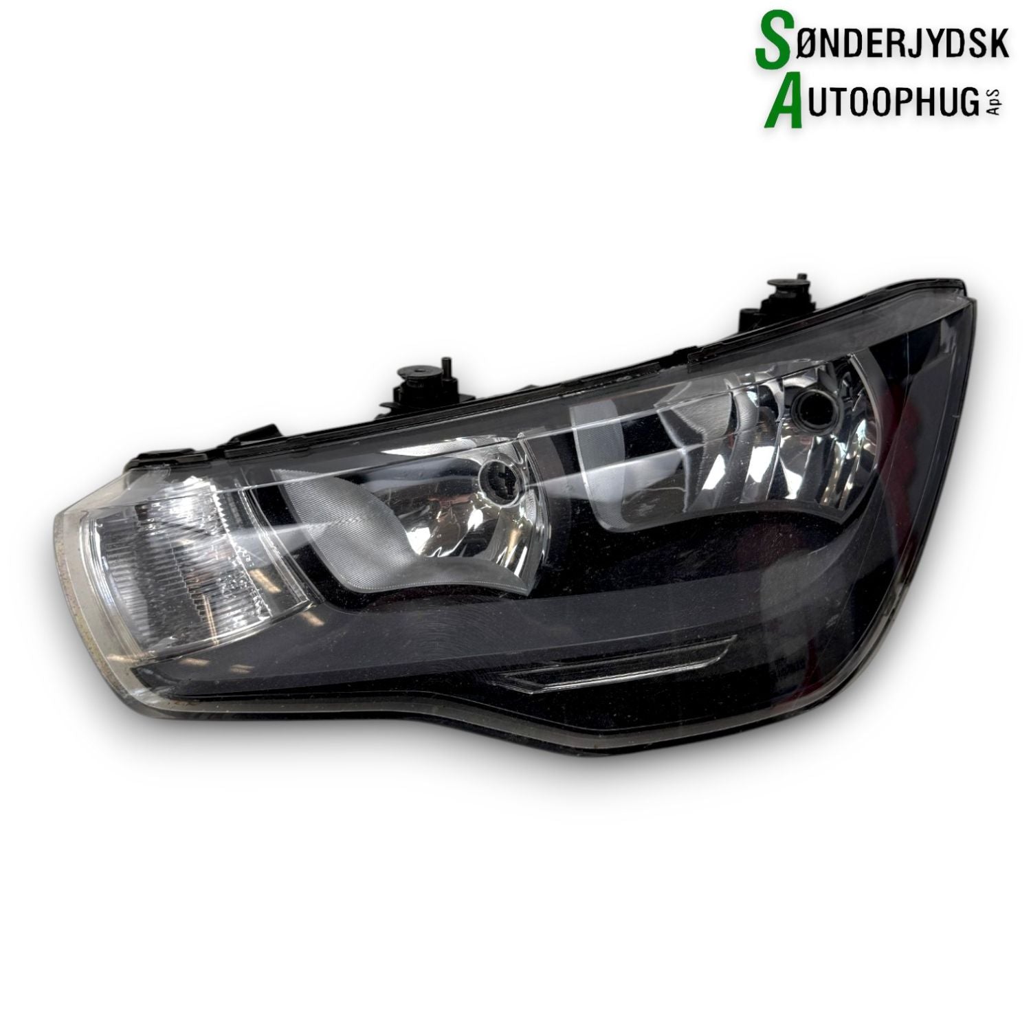 Audi A1 Forlygte Med OEM Nr. 8X0941003 Fra Audi Ophugger