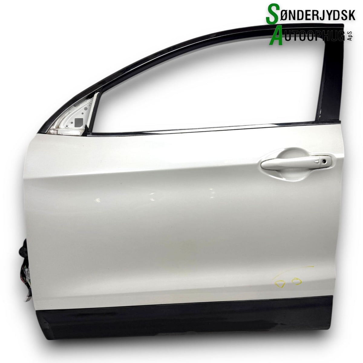 Nissan Qashqai Fordør V Med OEM Nr. H0101HV0MB Fra Nissan Ophugger
