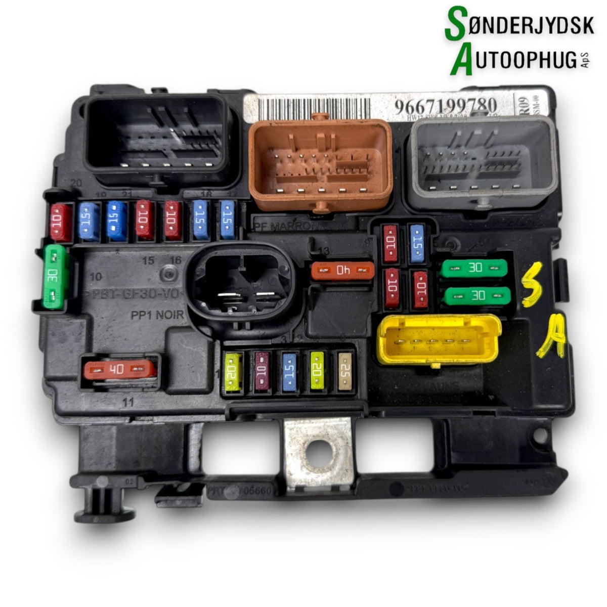 Citroen C3 II Sikringsboks Med OEM Nr. 9667199780 Fra Citroen Ophugger