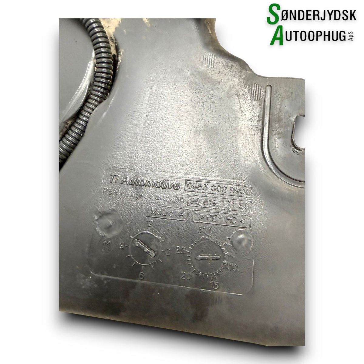 Peugeot 508 Additivbeholder Med OEM Nr. 9681917180 Fra Peugeot Ophugger