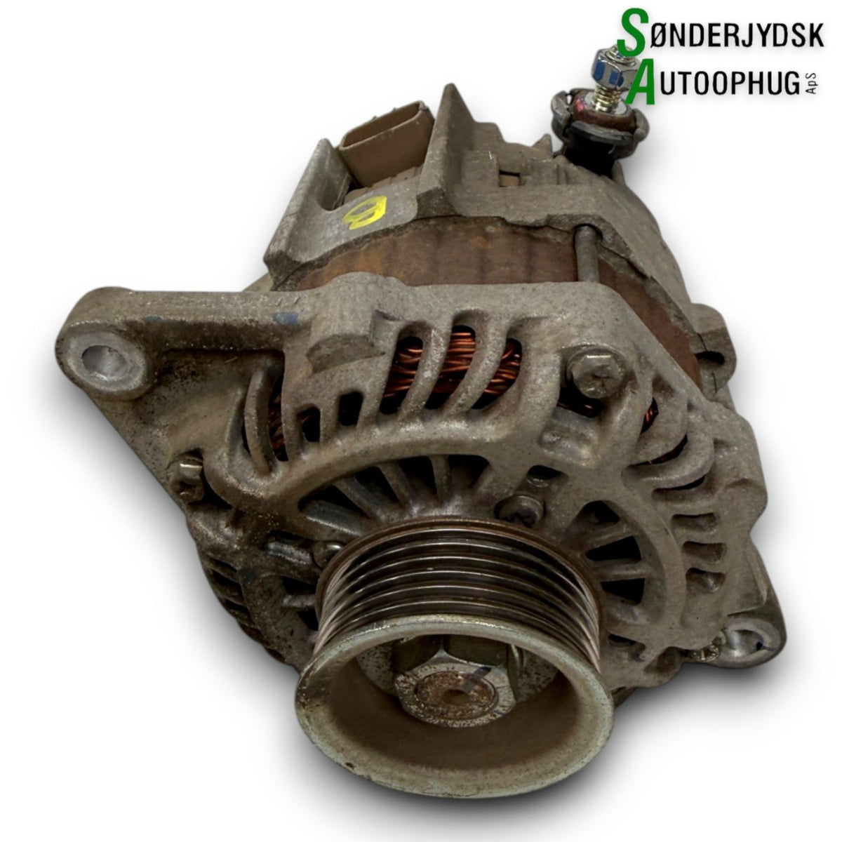 Mitsubishi Space Star Generator Med OEM Nr. 1800A359 Fra Mitsubishi Ophugger