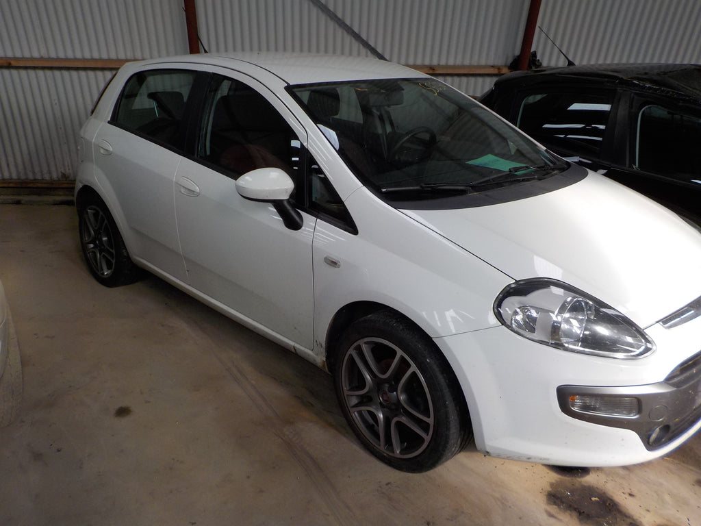 Fiat Punto Evo Pluk-Selv-Bil Med OEM Nr. Ophugger Fra Fiat Ophugger