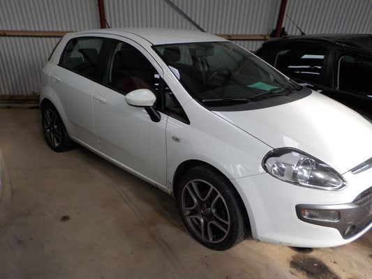 Fiat Punto Evo Pluk-Selv-Bil Med OEM Nr. Ophugger Fra Fiat Ophugger
