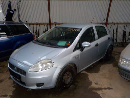 Fiat Grande Punto Pluk-Selv-Bil Med OEM Nr. Ophugger Fra Fiat Ophugger
