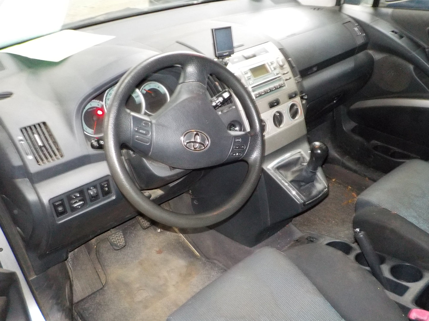 Toyota Corolla Verso Pluk-Selv-Bil Med OEM Nr. Ophugger Fra Toyota Ophugger