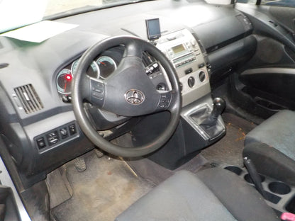 Toyota Corolla Verso Pluk-Selv-Bil Med OEM Nr. Ophugger Fra Toyota Ophugger