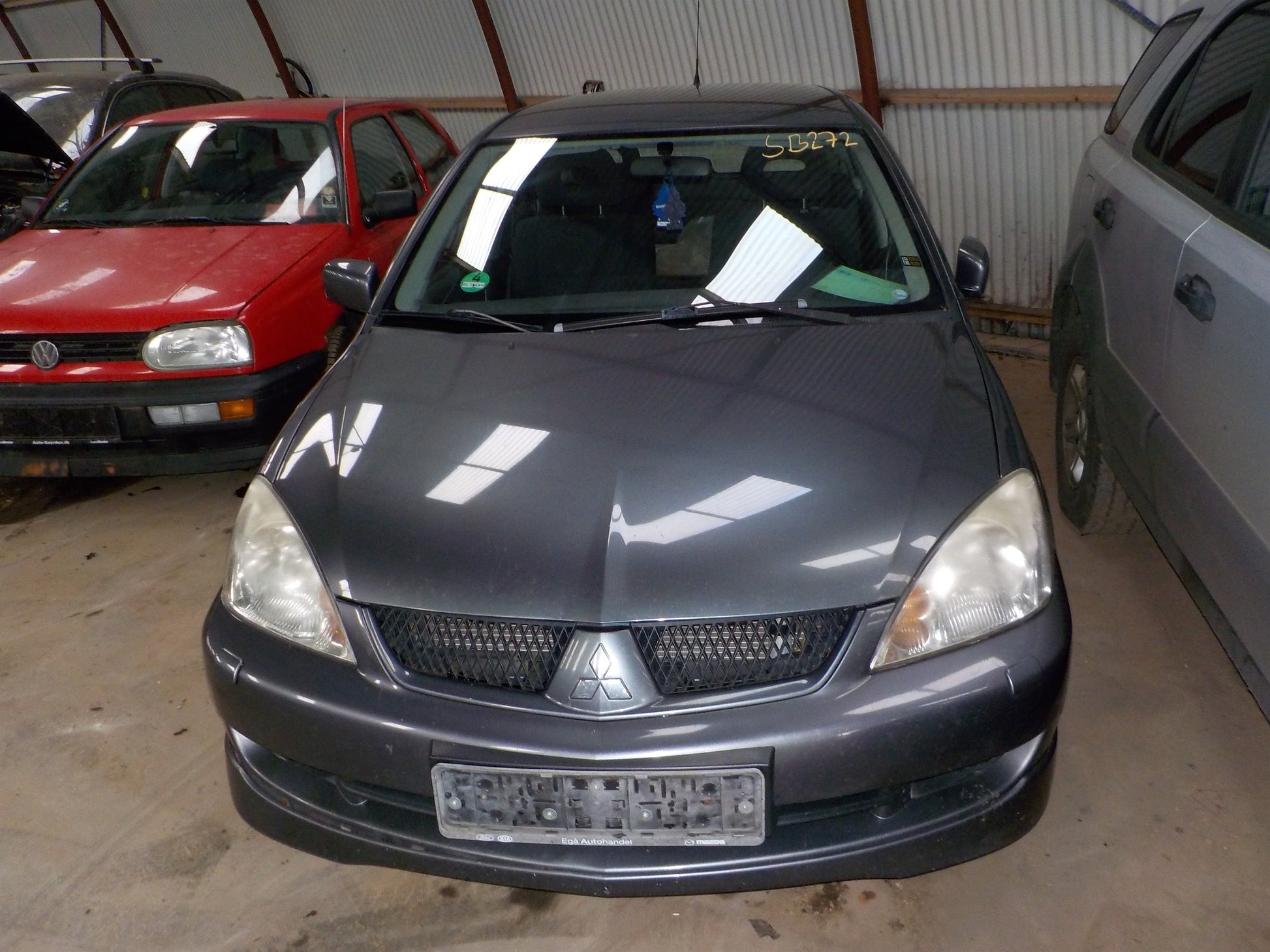 Mitsubishi Lancer Pluk-Selv-Bil Med OEM Nr. Ophugger Fra Mitsubishi Ophugger