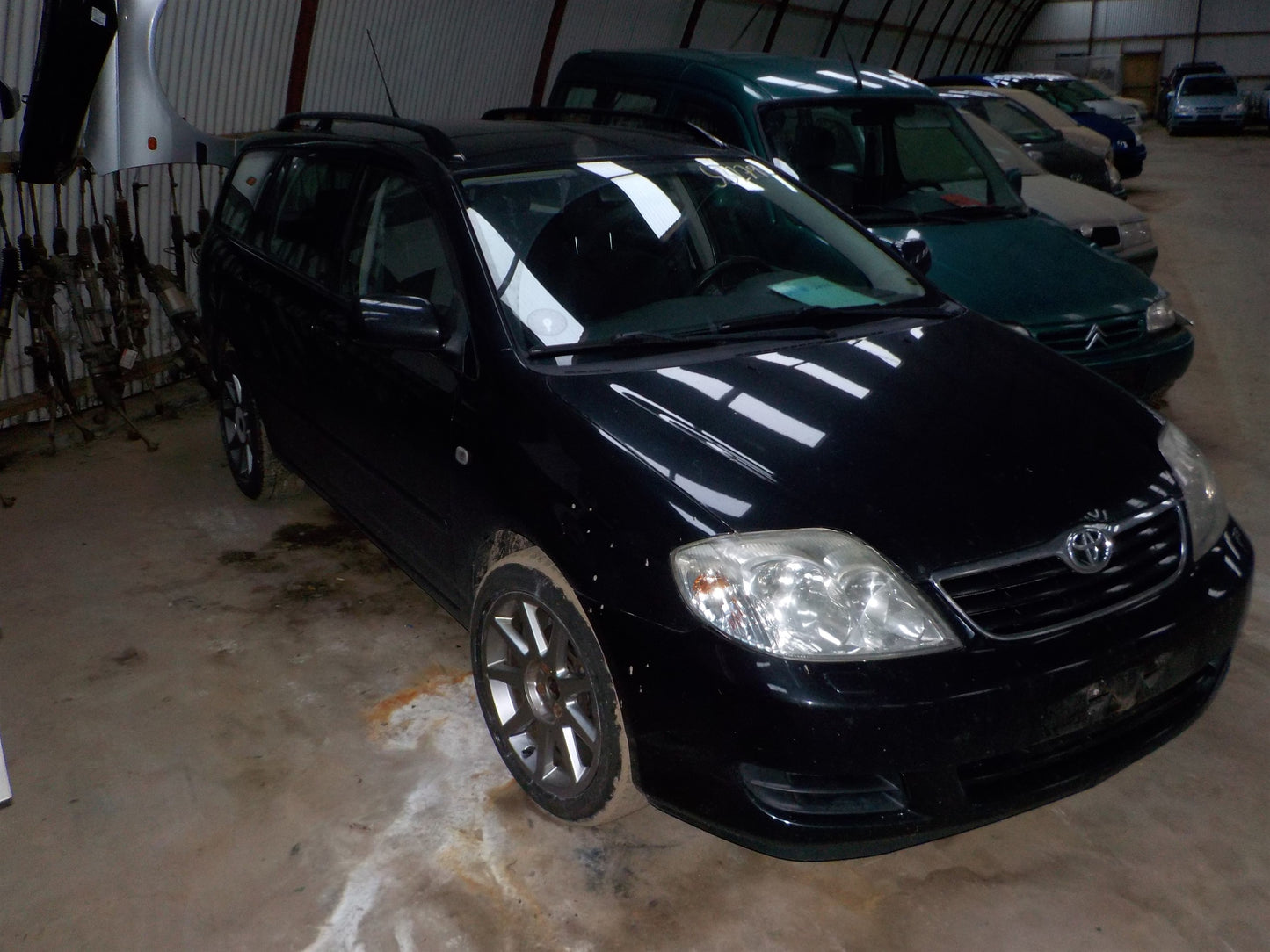 Toyota Corolla E12 Pluk-Selv-Bil Med OEM Nr. Ophugger Fra Toyota Ophugger