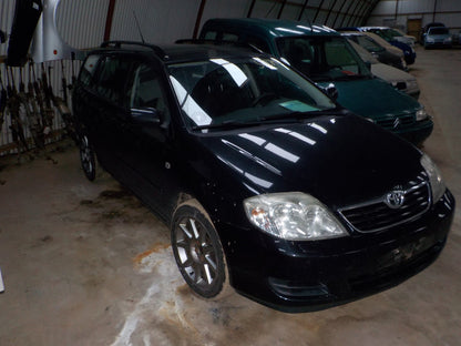 Toyota Corolla E12 Pluk-Selv-Bil Med OEM Nr. Ophugger Fra Toyota Ophugger