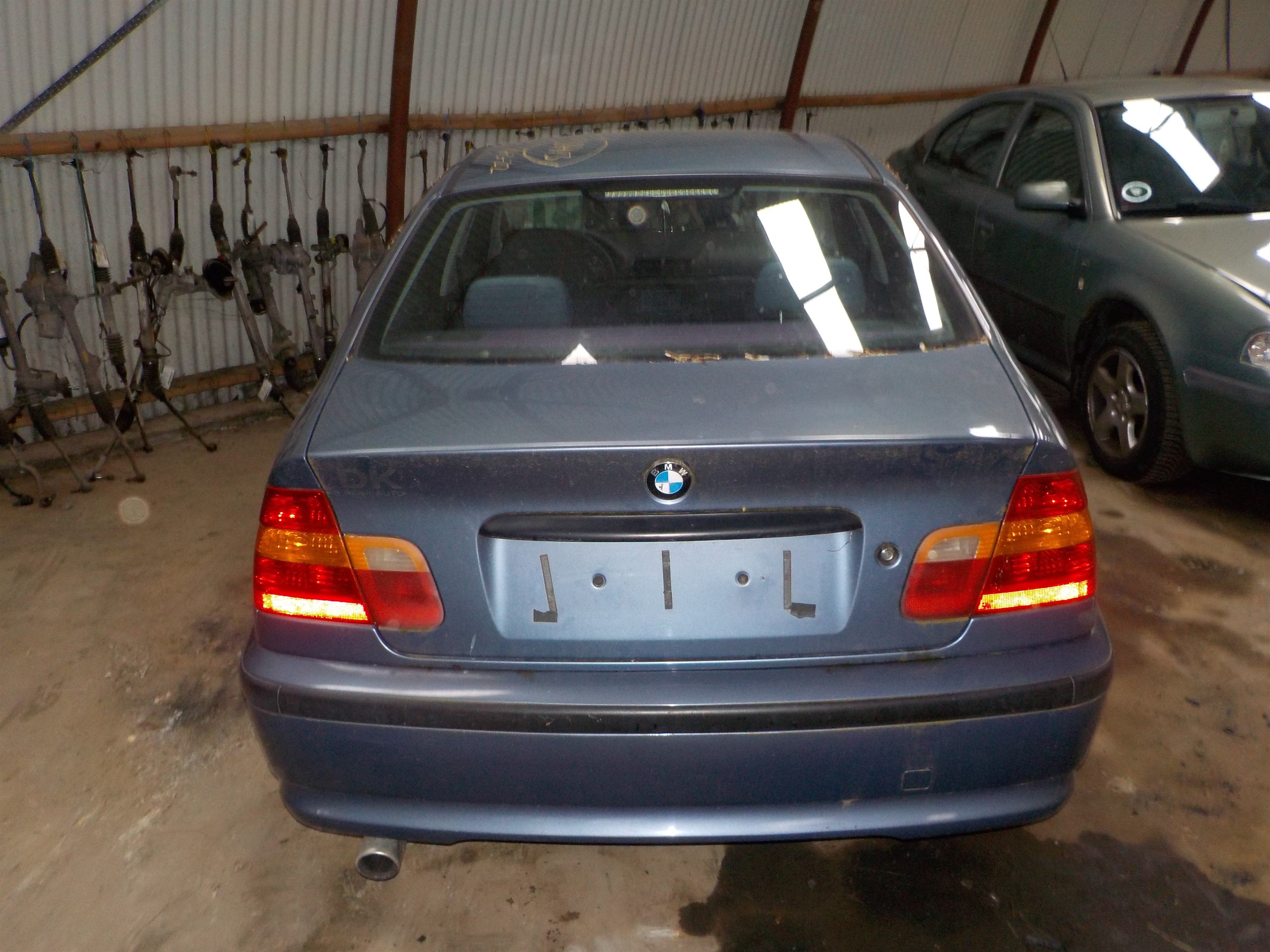 BMW 3-Serie E46 Pluk-Selv-Bil Med OEM Nr. Ophugger Fra BMW Ophugger