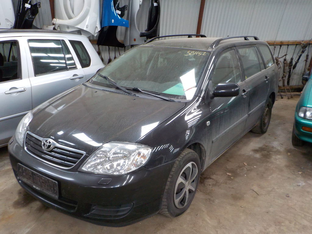 Toyota Corolla E12 Pluk-Selv-Bil Med OEM Nr. Ophugger Fra Toyota Ophugger