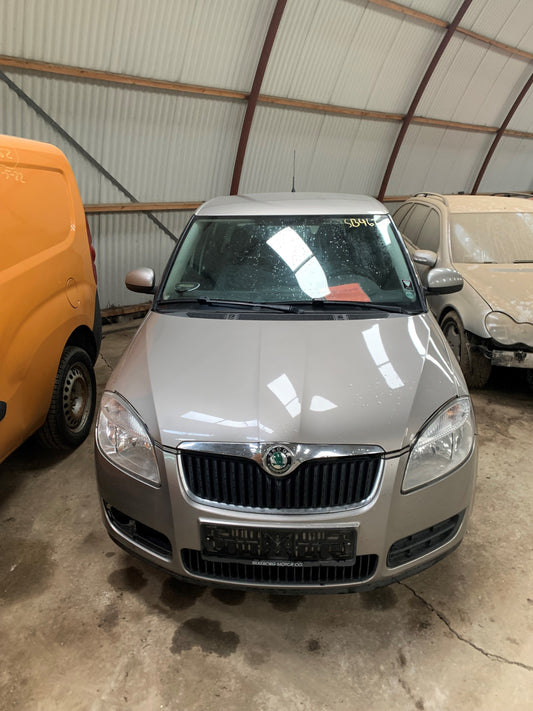 Skoda Fabia Pluk-Selv-Bil Med OEM Nr. TMBBF65J783110503 Fra Skoda Ophugger