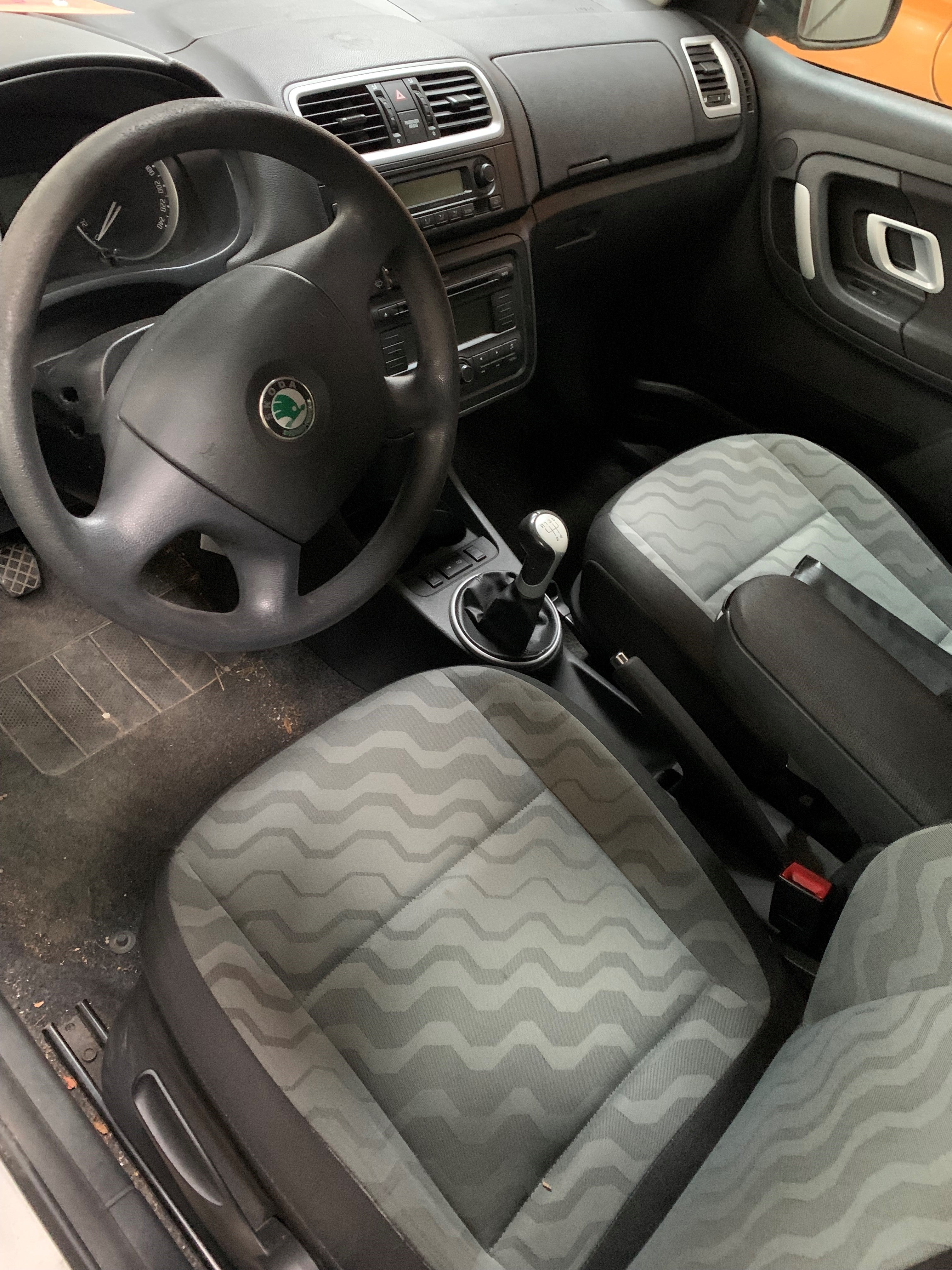 Skoda Fabia Pluk-Selv-Bil Med OEM Nr. TMBBF65J783110503 Fra Skoda Ophugger