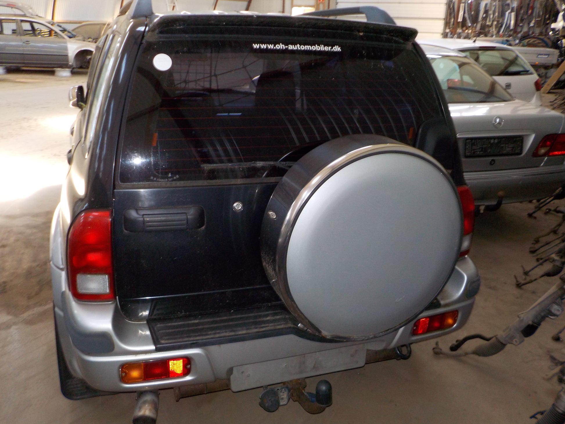 Suzuki Grand Vitara Pluk-Selv-Bil Med OEM Nr. Ophugger Fra Suzuki Ophugger