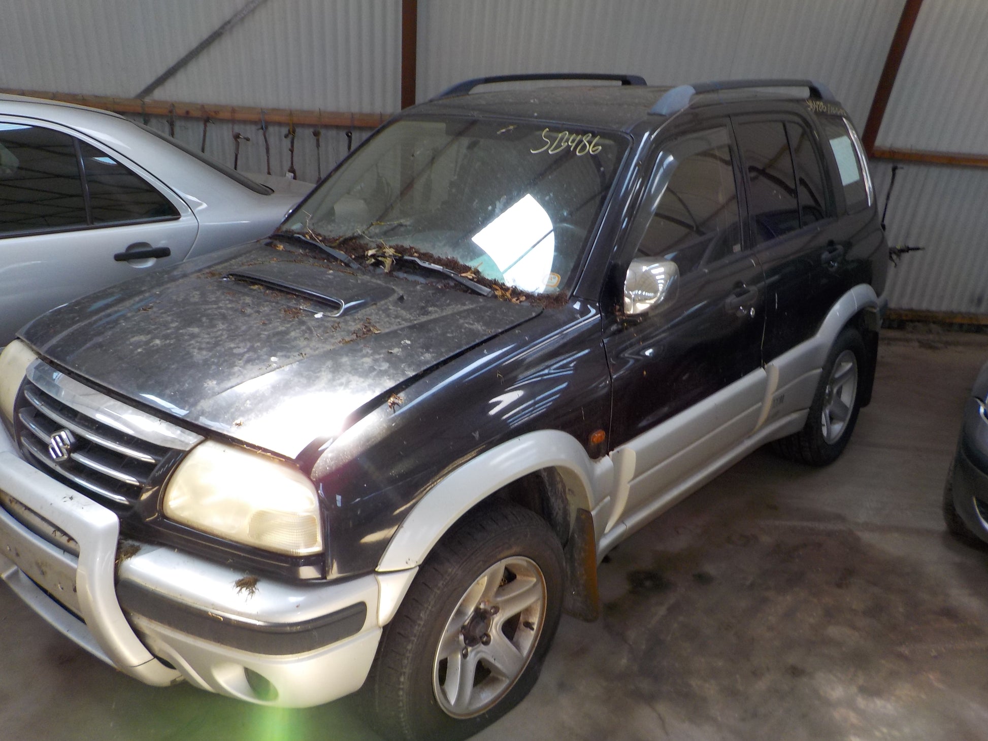 Suzuki Grand Vitara Pluk-Selv-Bil Med OEM Nr. Ophugger Fra Suzuki Ophugger