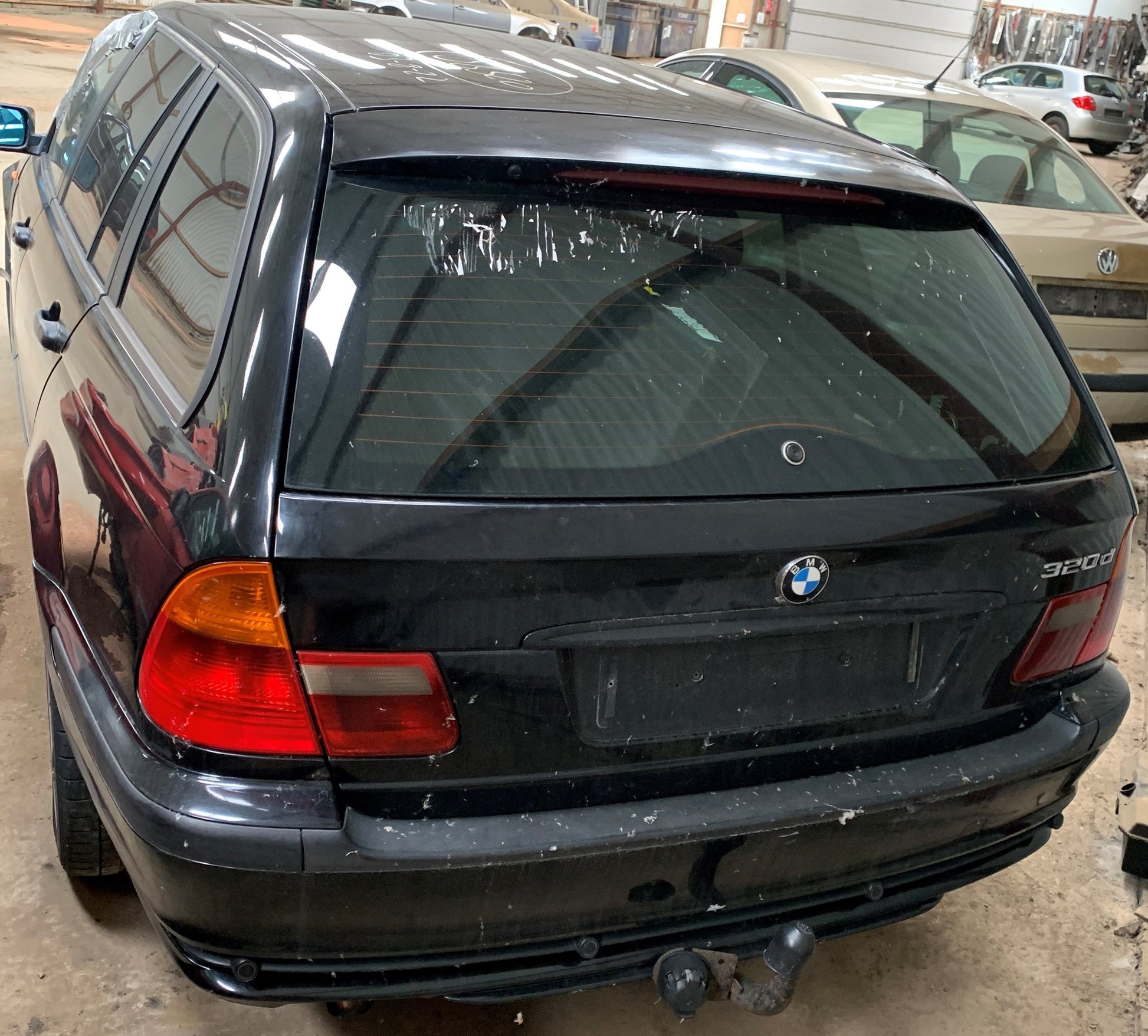 BMW 3-Serie E46 Pluk-Selv-Bil Med OEM Nr. Ophugger Fra BMW Ophugger