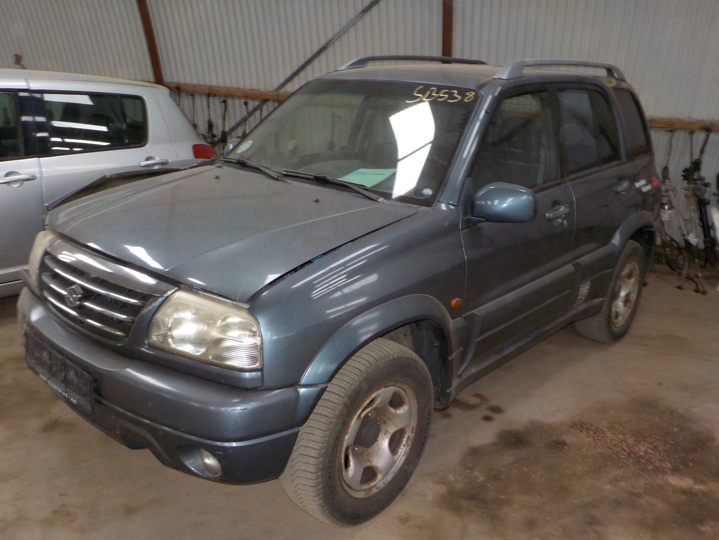 Suzuki Grand Vitara Pluk-Selv-Bil Med OEM Nr. Ophugger Fra Suzuki Ophugger