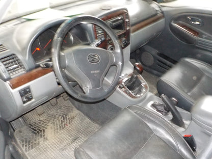Suzuki Grand Vitara Pluk-Selv-Bil Med OEM Nr. Ophugger Fra Suzuki Ophugger