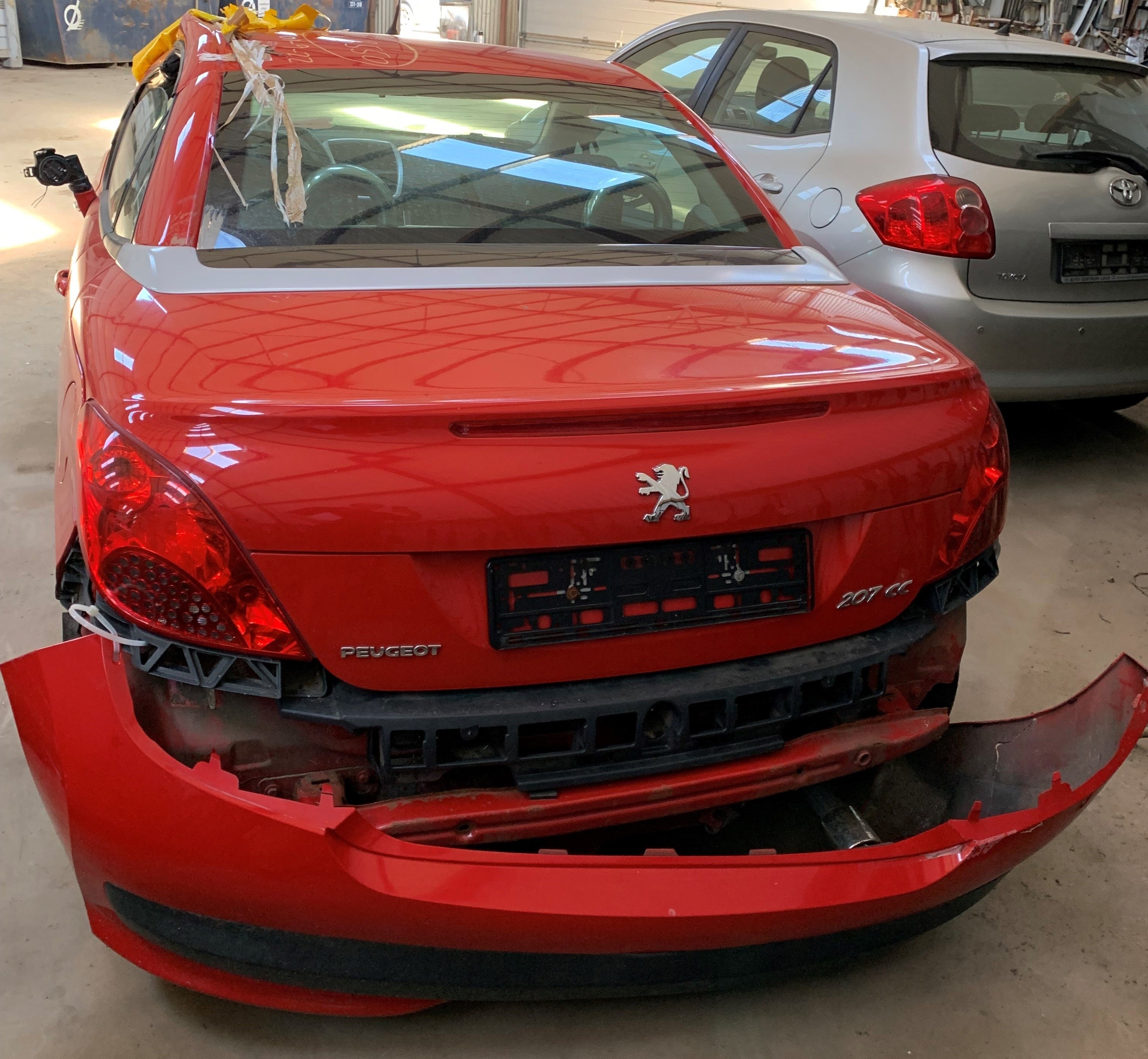 Peugeot 207 Cc Pluk-Selv-Bil Med OEM Nr. Ophugger Fra Peugeot Ophugger