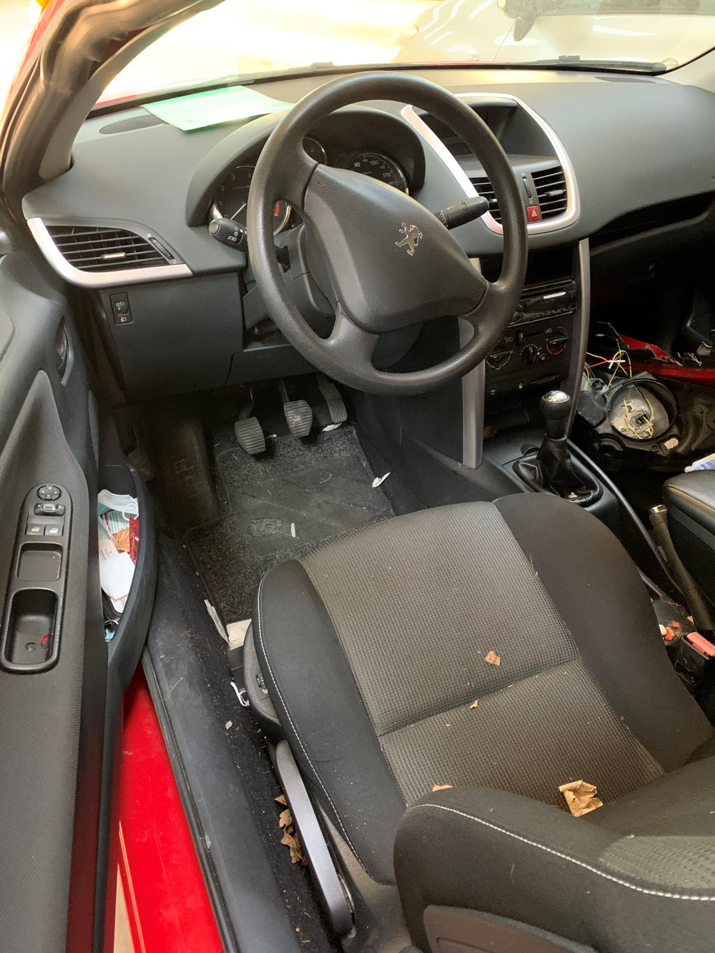 Peugeot 207 Cc Pluk-Selv-Bil Med OEM Nr. Ophugger Fra Peugeot Ophugger