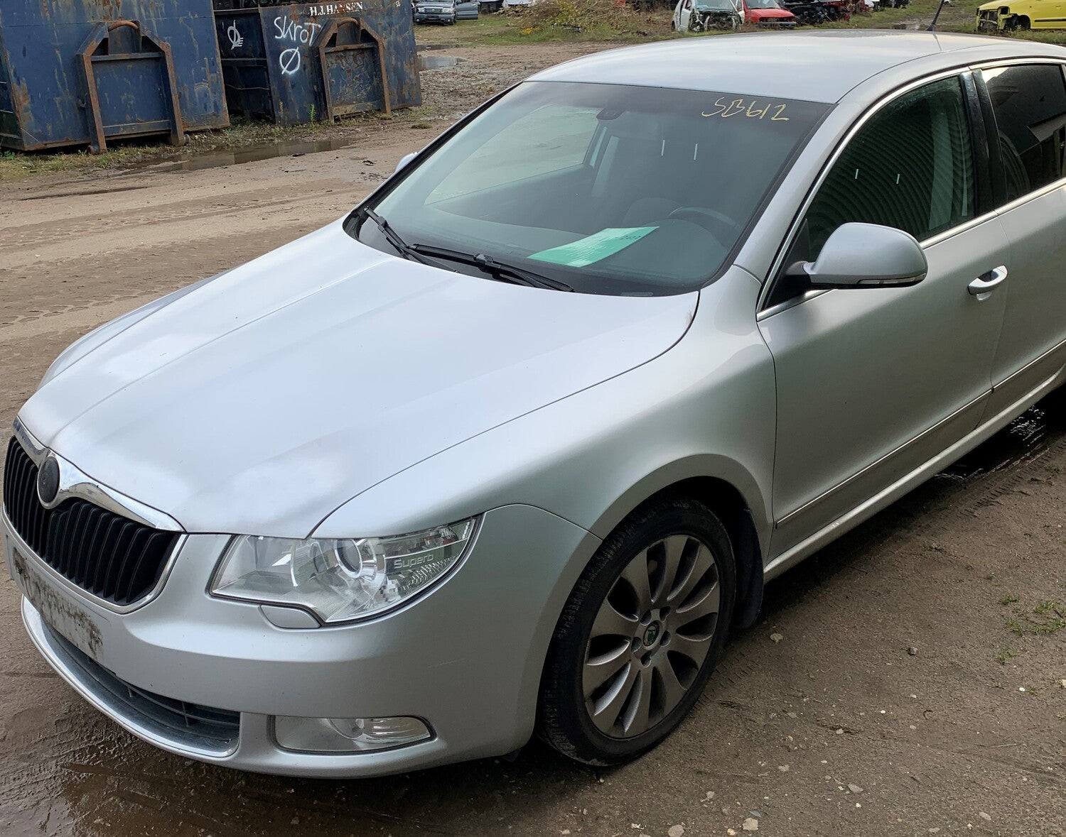 Skoda Superb Pluk-Selv-Bil Med OEM Nr. TMBAE73T699008634 Fra Skoda Ophugger