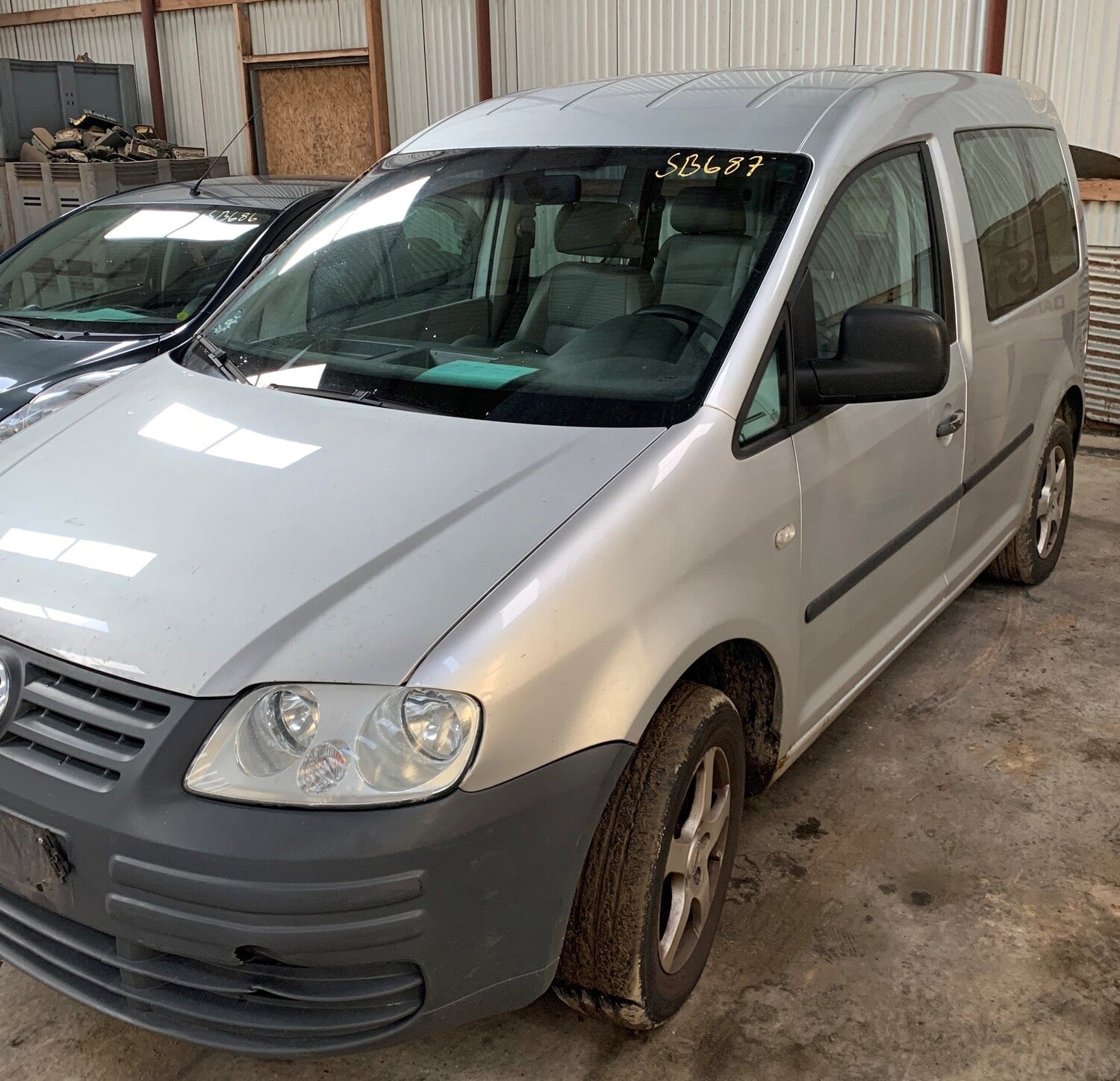 VW Caddy 2K Pluk-Selv-Bil Med OEM Nr. Ophugger Fra VW Ophugger