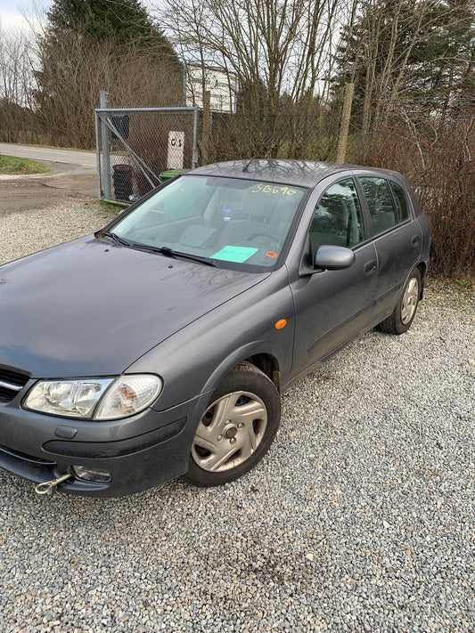 Nissan Almera N16 Pluk-Selv-Bil Med OEM Nr. Ophugger Fra Nissan Ophugger