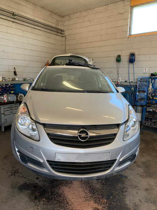 Opel Corsa D Pluk-Selv-Bil Med OEM Nr. Ophugger Fra Opel Ophugger
