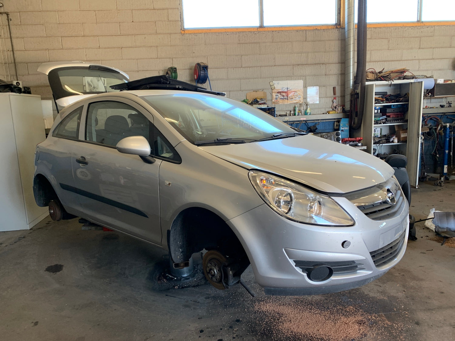 Opel Corsa D Pluk-Selv-Bil Med OEM Nr. Ophugger Fra Opel Ophugger