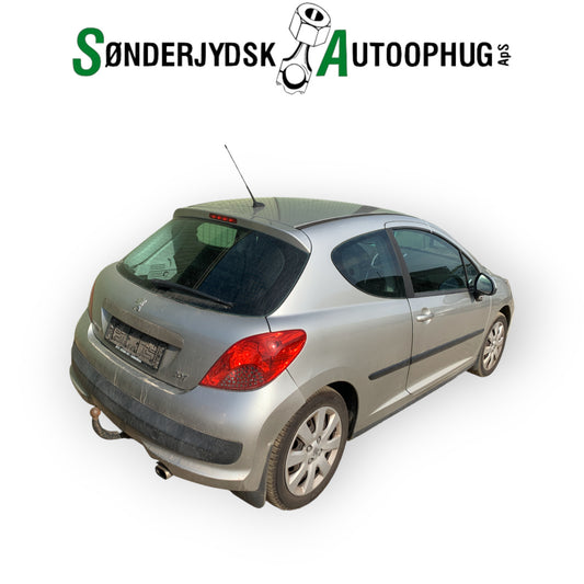Peugeot 207 Pluk-Selv-Bil Med OEM Nr. Ophugger Fra Peugeot Ophugger