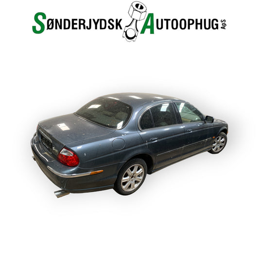 Jaguar S‑Type Pluk-Selv-Bil Med OEM Nr. Ophugger Fra Jaguar Ophugger
