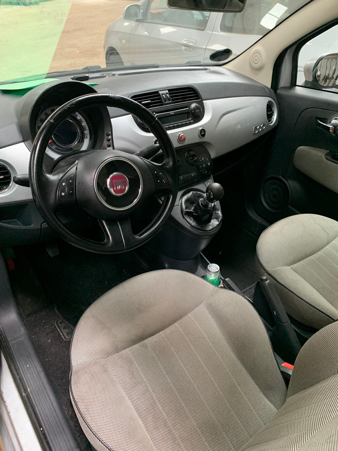 Fiat 500 Pluk-Selv-Bil Med OEM Nr. Ophugger Fra Fiat Ophugger